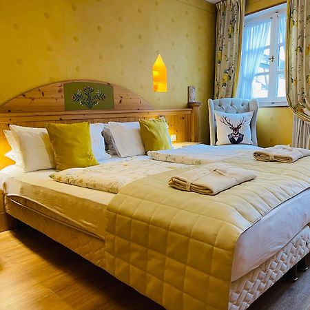 Historisches Gaestehaus Au Faucon Von 1535 Виссамбур Экстерьер фото